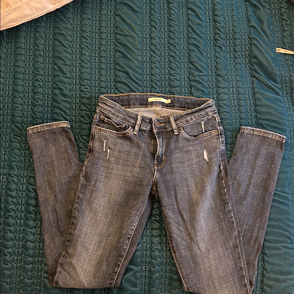 Levi’s 711 Skinny Jeans